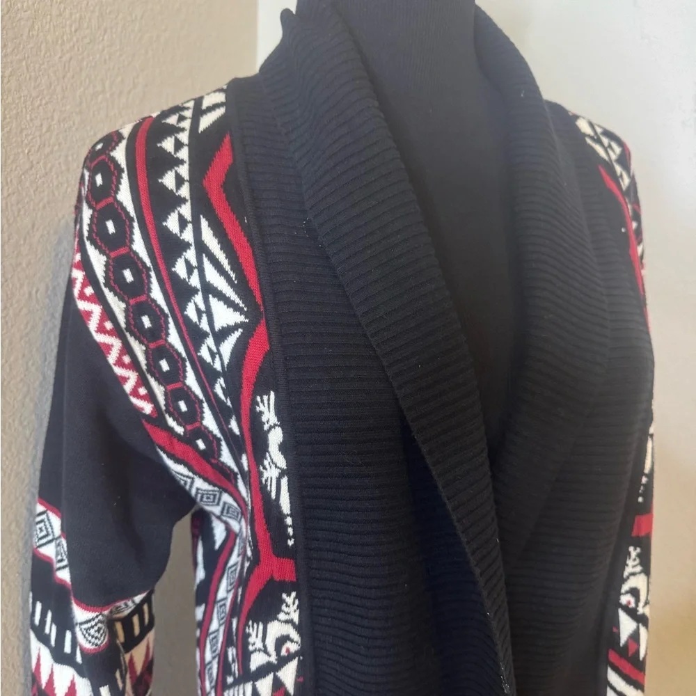 Black and Red Patterned Women's Sweater